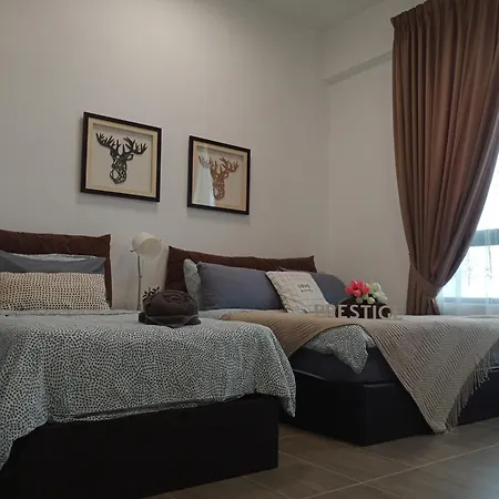 Prestige Troika Luxury Stay Kota Bharu Room photo
