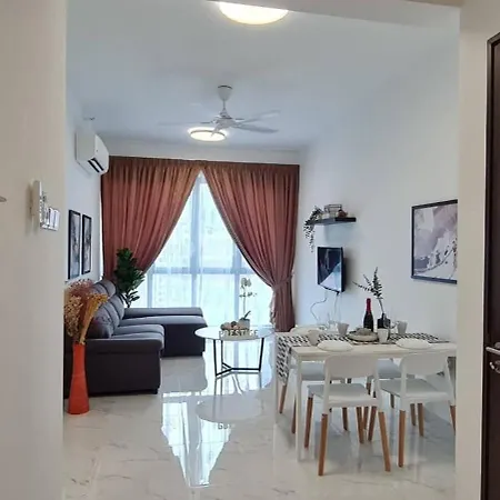 Prestige Troika Luxury Stay Kota Bharu Room photo
